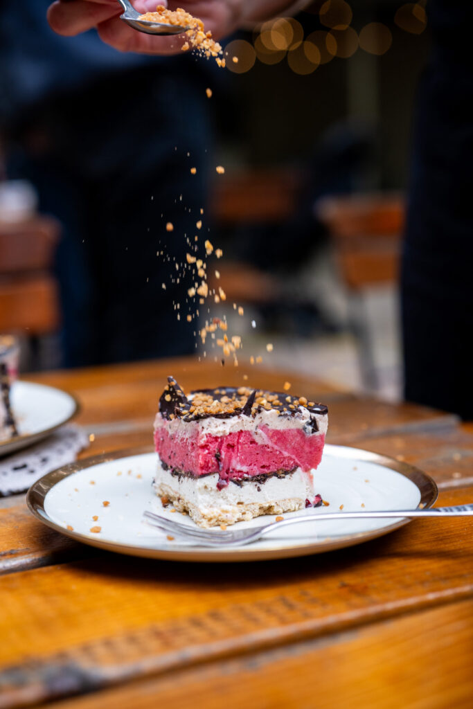 Eistorte „Meis meets Winterpflaume"